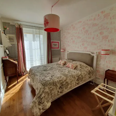 Chez Pepe Merle - D'hotes Dans Le Quartier Du Pere Lachaise Bed & Breakfast 4*