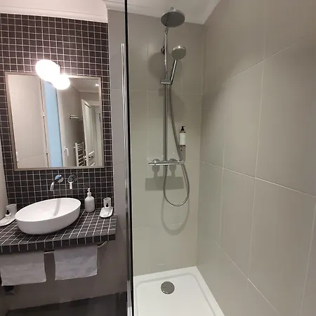 Chez Pepe Merle - D'hotes Dans Le Quartier Du Pere Lachaise 4*